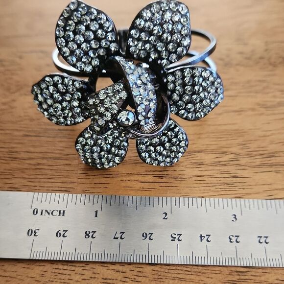 Silver and Black Floral Bracelet with Sparkling Crystals - Picture 7 of 7